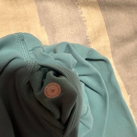 Lululemon align leggings size 4 - Picture 4 of 4